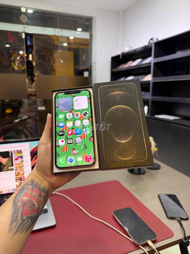 Apple iPhone 12 Pro Max QTE 128GB Zin All Nguyên. Mua bán Điện thoại tại Quận Cầu Giấy Hà Nội được đăng bởi Trung Kiên Trả Góp Bao Nợ Xấu hình 1