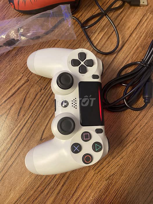 Tay cầm chơi game Sony PS4 DualShock 4 Trắng Mới. Mua bán Thiết bị chơi game tại Quận 5 Tp Hồ Chí Minh được đăng bởi Hội Đồ Điện Tử hình 1