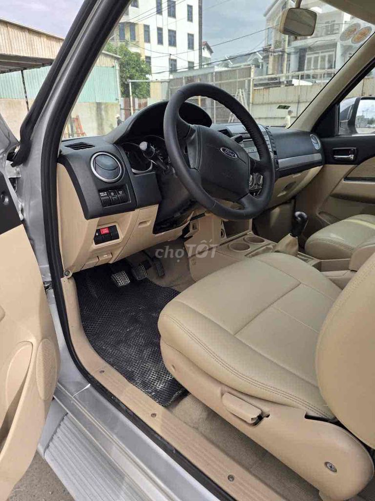Ford Everest 2012 2.5L 4x2 MT - 162000 km. Mua bán Ô tô tại Quận 7 Tp Hồ Chí Minh được đăng bởi Lethai hình 8