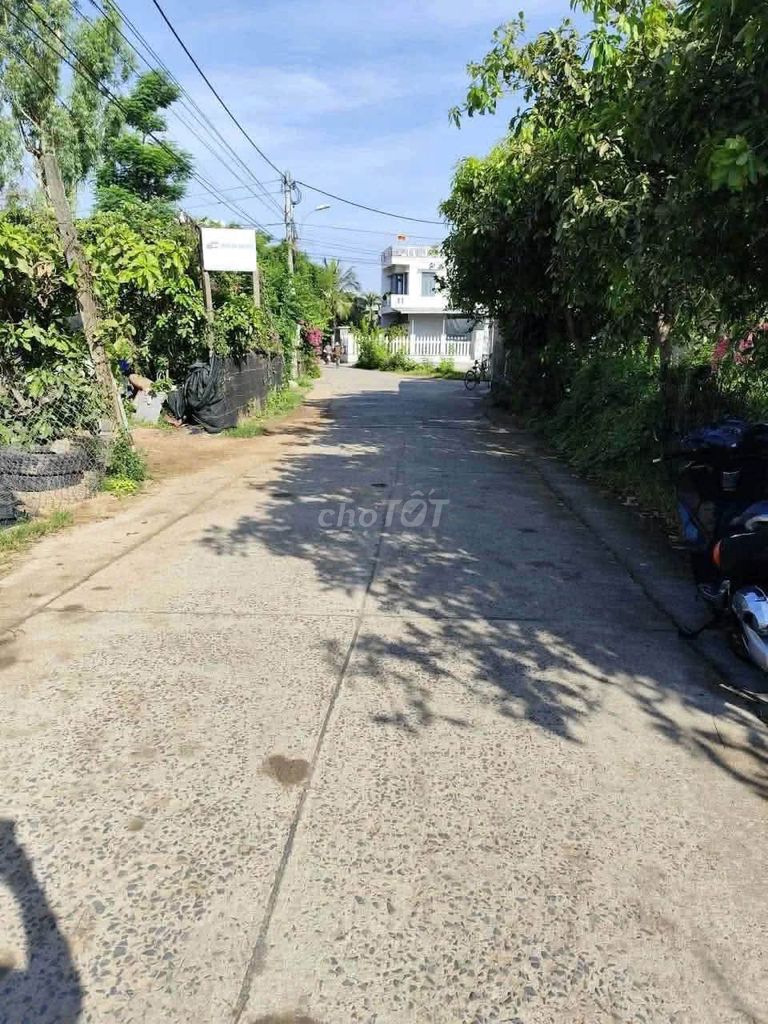 Đất sổ hồng riêng thổ cư cách chợ phú mỹ tuy an 200m