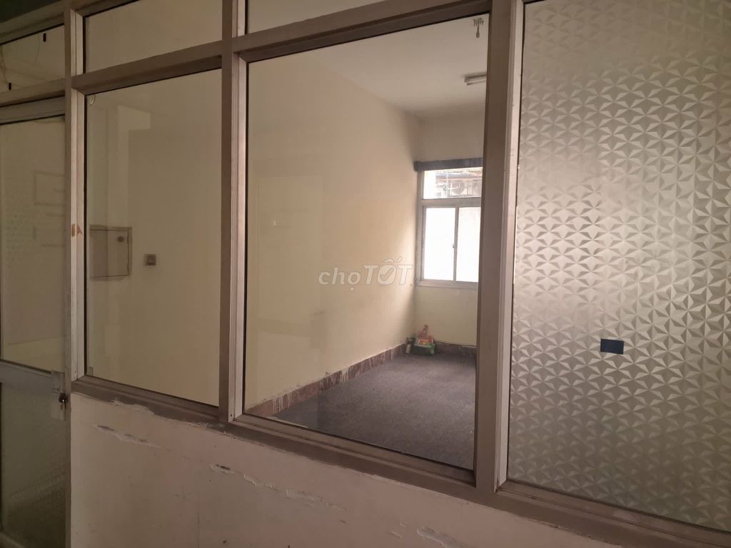 Cho thuê VP 20m2 ở Vũ Ngọc Phan - Láng Hạ. Chi phí rẻ