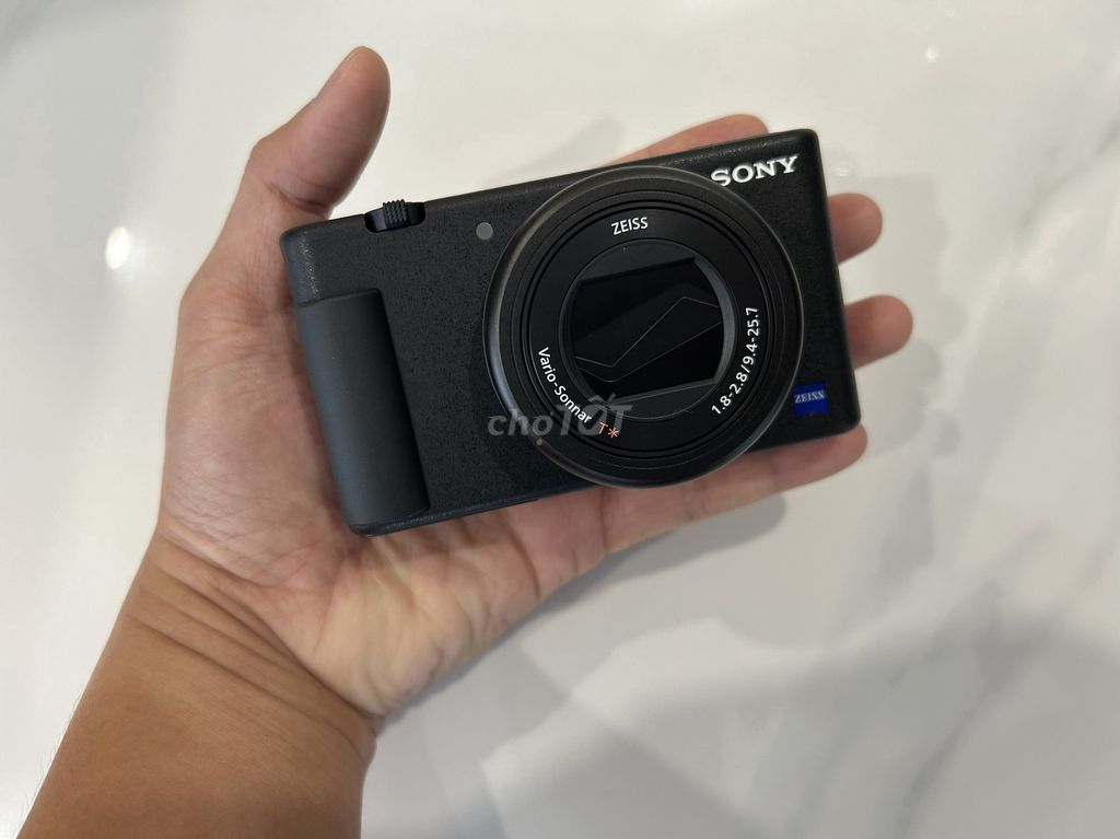 **SONY ZV-1 Mark 1 CHÍNH HÃNG. Mua bán Máy ảnh, Máy quay tại Quận Tân Phú Tp Hồ Chí Minh được đăng bởi Hòa hình 1