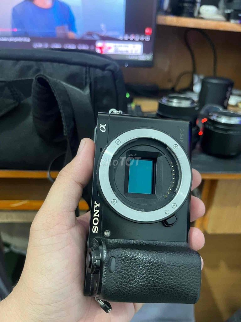 sony a6000 và lens 50mm. Mua bán Máy ảnh, Máy quay tại Huyện Càng Long Trà Vinh được đăng bởi Vinh Phan hình 1