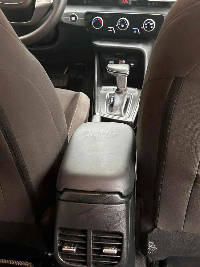 Hyundai Accent 2025 - 12000 km. Mua bán Ô tô tại Quận Tân Phú Tp Hồ Chí Minh được đăng bởi mỹ lệ hình 10