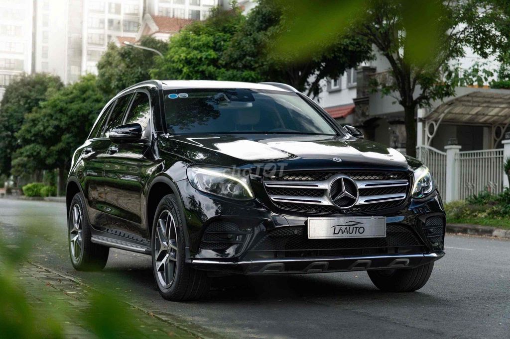 LONG ANH AUTO về Mercedes GLC300 4Matic model 2018. Mua bán Ô tô tại Quận 7 Tp Hồ Chí Minh được đăng bởi LongAnh AuTo  hình 3