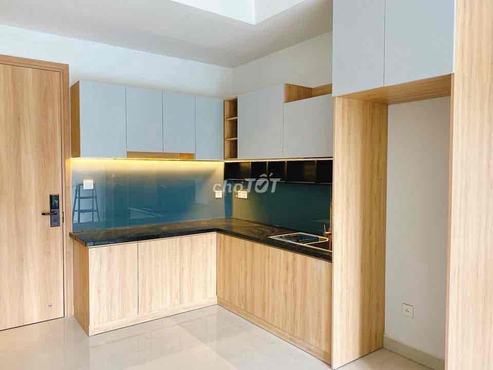 Cho thuê Emerald 2PN-2WC (71,2m2) nội thất cơ bản, view nội khu