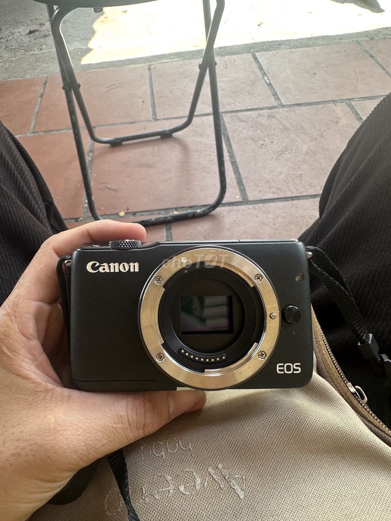 Máy ảnh Canon EOS M10 Đen. Mua bán Máy ảnh, Máy quay tại Huyện Hóc Môn Tp Hồ Chí Minh được đăng bởi one bilion view hình 1