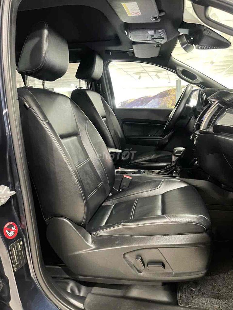 Ford Everest 2020 Titanium 4x4 - 67.000km. Mua bán Ô tô tại Quận Tân Bình Tp Hồ Chí Minh được đăng bởi Sài Gòn Ford hình 12