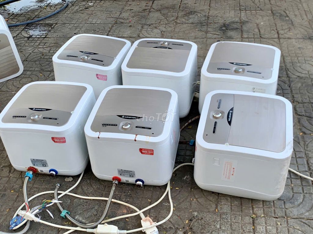 Bình nóng lạnh Ariston Trắng Kim loại, nhựa. Mua bán Thiết bị vệ sinh, nhà tắm tại Quận Sơn Trà Đà Nẵng được đăng bởi thế giới đồ cũ đà nẵng hình 1