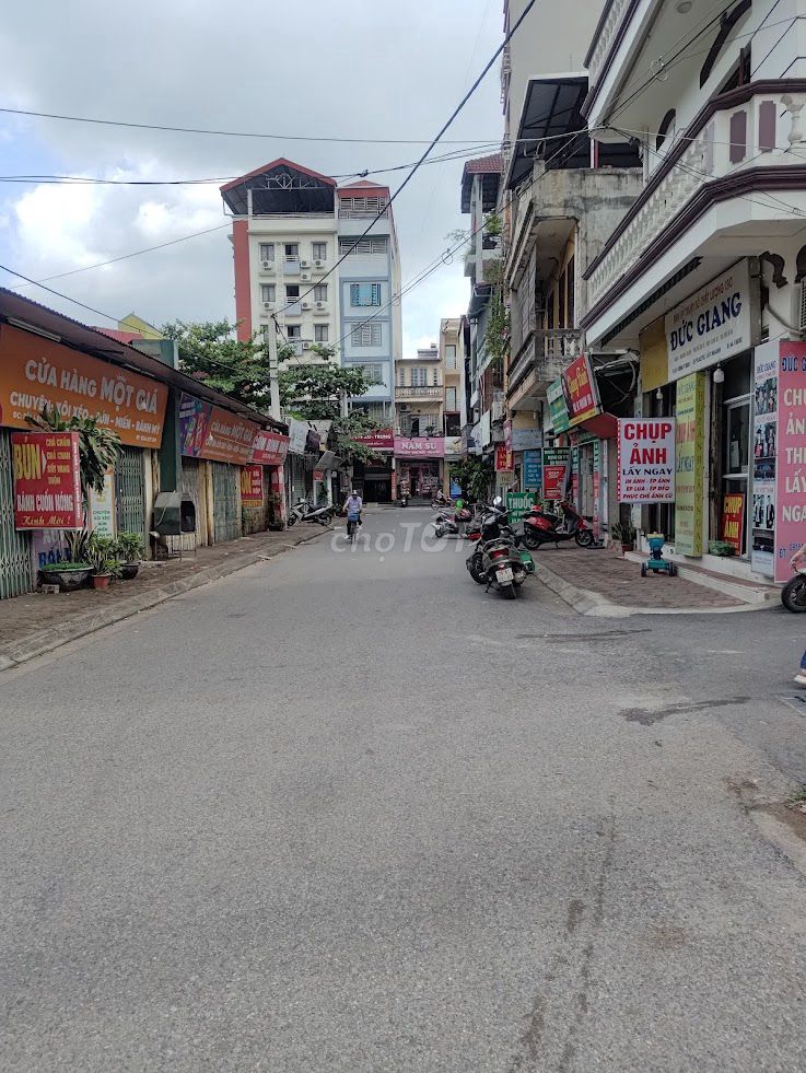 Bán nhà mặt phố Cửu Việt 25 phòng cho thuê.