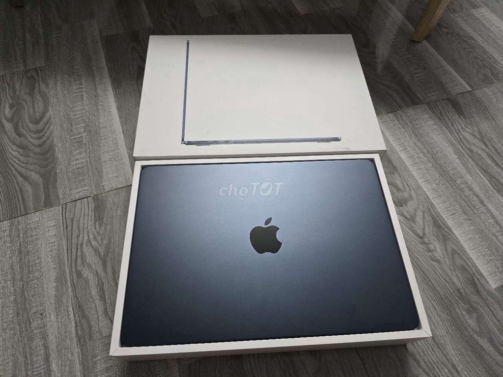 Macbook air M4 fpt xạc 19 lần bh 2/2027. Mua bán Laptop tại Quận Gò Vấp Tp Hồ Chí Minh được đăng bởi tuan hình 1
