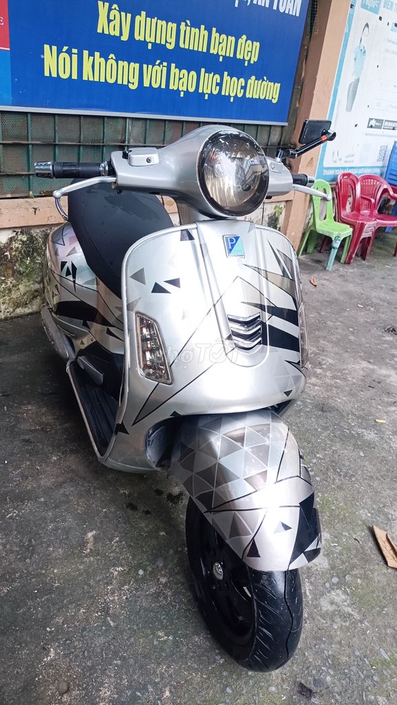 VESPA GTS 125 4V nhập Ý. Mua bán Xe máy tại Quận 7 Tp Hồ Chí Minh được đăng bởi Thế Bảo Trần hình 2