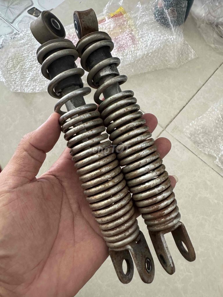 Phuộc Trước xe Julio. Mua bán Phụ tùng xe tại Thành phố Rạch Giá Kiên Giang được đăng bởi Sipo hình 2