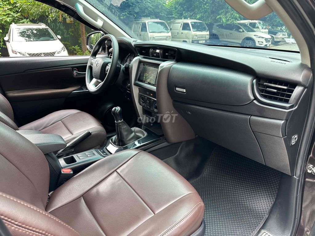 Bán Toyota Fortuner 2020 2.4MT Nâu Máy Dầu Số Sàn