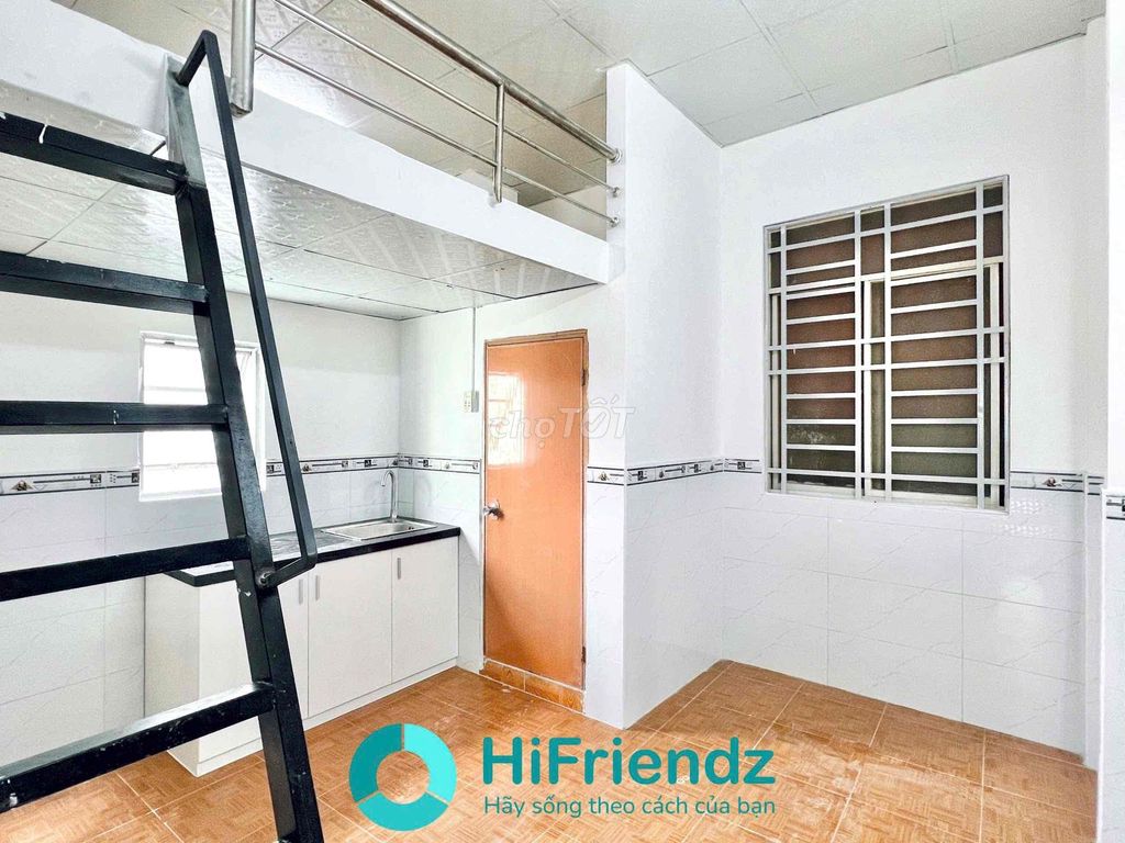 PHÒNG TRỌ có gác giá rẻ gần UEH B chỉ 10p đi xe, sẵn máy lạnh, bếp