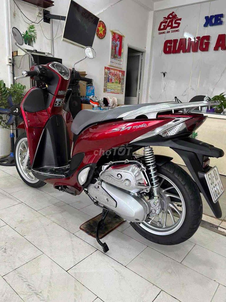 Honda SH Mode CBS 2024 Красно-черная 3000км