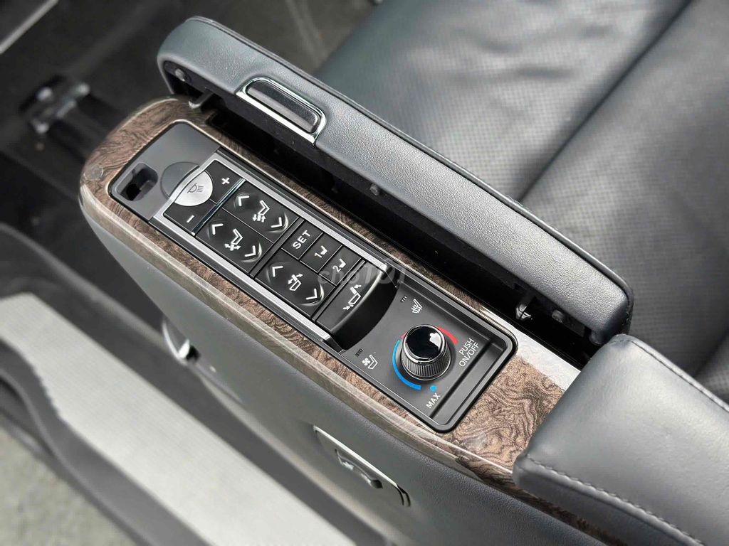 Toyota Alphard 3.5V6 sx 2018 màu đen. Mua bán Ô tô tại Quận Cầu Giấy Hà Nội được đăng bởi Cao Quý hình 19