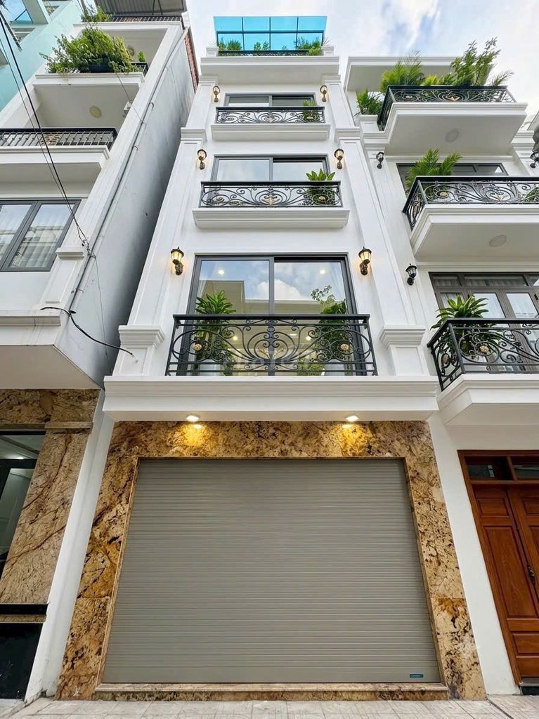 Дом с монолитным каркасом 6.5 этажей в переулке Зиен Хоанг Кау, 60м²