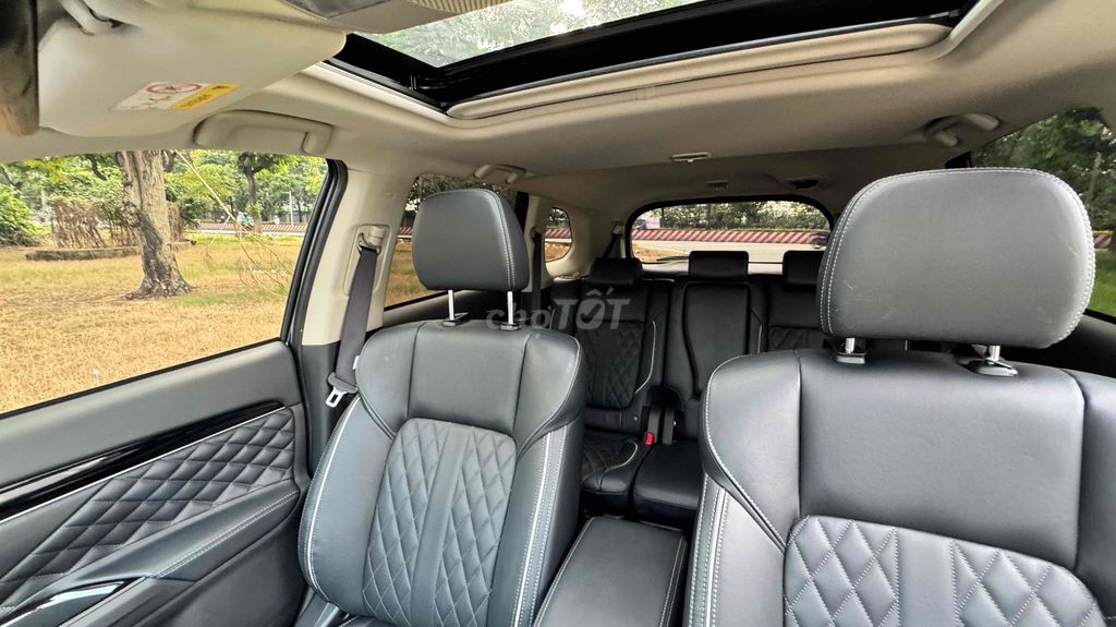 Mitsubishi Outlander 2024 Premium 2.0 CVT - 18000. Mua bán Ô tô tại Thị xã Cai Lậy Tiền Giang được đăng bởi TUÂN hình 9