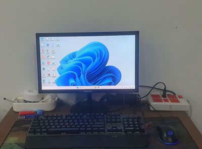 Bán bộ máy tính còn khá mới dùng văn phòng