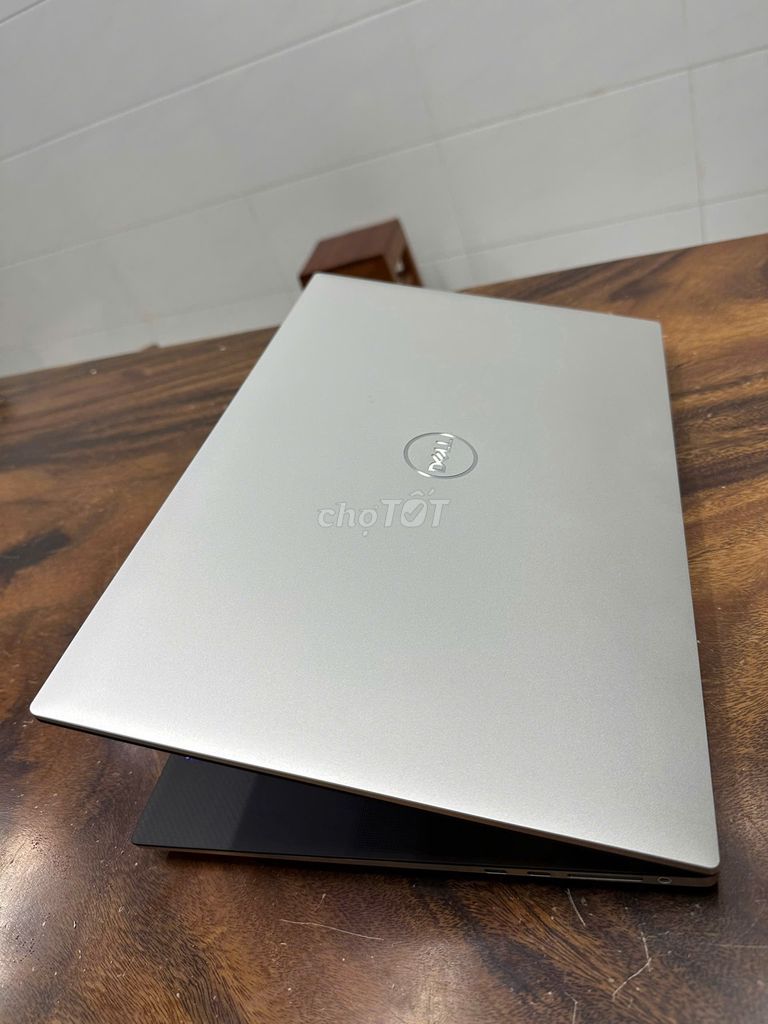 Dell Xps 9730, i9 13900H, 64G, RTX 4080, 4K oled