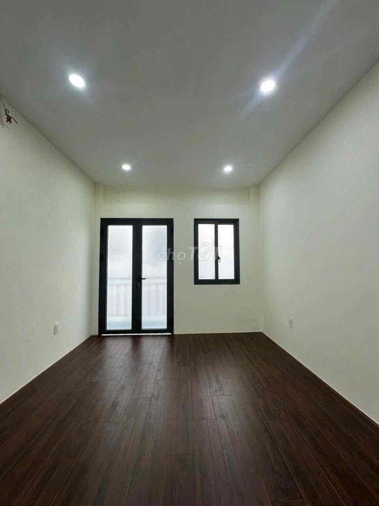 CHỈ 2.35 TỶ  – SỔ HỒNG RIÊNG 🏡 NHÀ 2 TẦNG – CÁCH MẶT TIỀN 2 CĂN