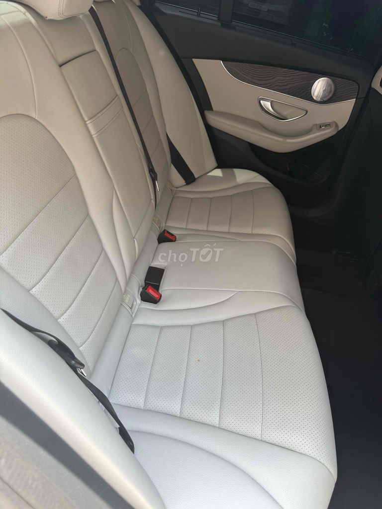 Mercedes C200 2016 màu trắng nt kem - 85000 km