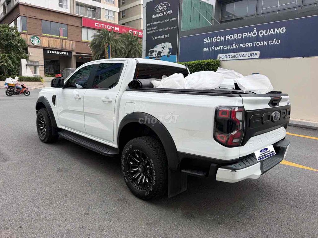 Ford Ranger XLS AT 4x2 2023 body Raptor còn đồ zin