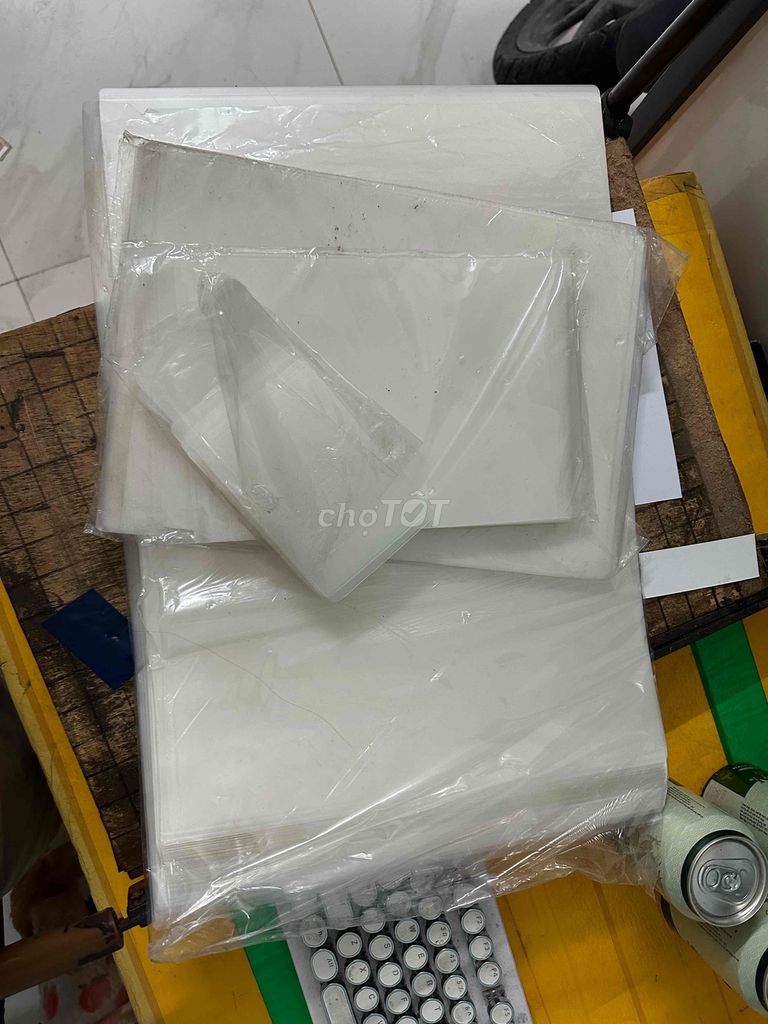 đống giấy ép plastic loại tốt