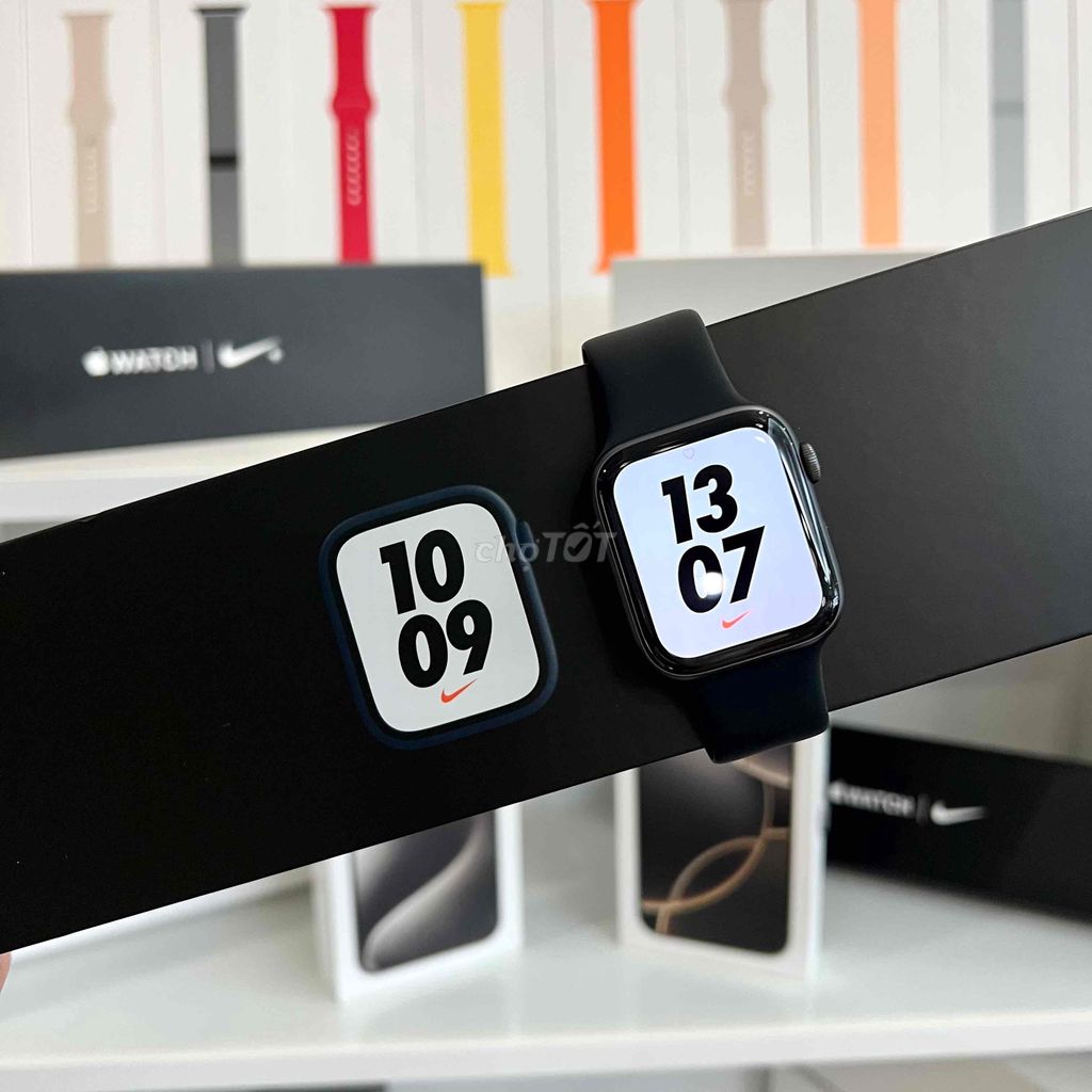 APPLE WATCH S4/44mm đen ESIM bản Nike+