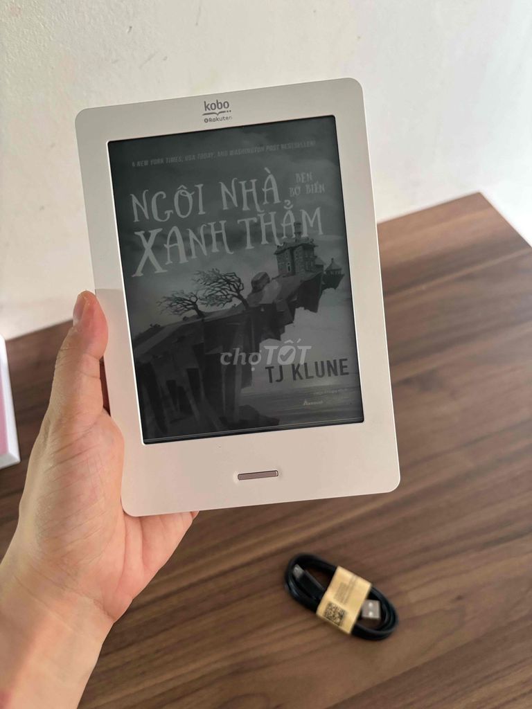 Máy đọc sách Kobo Touch Trắng 2GB. Mua bán Máy tính bảng tại Quận 7 Tp Hồ Chí Minh được đăng bởi Chloe L hình 1