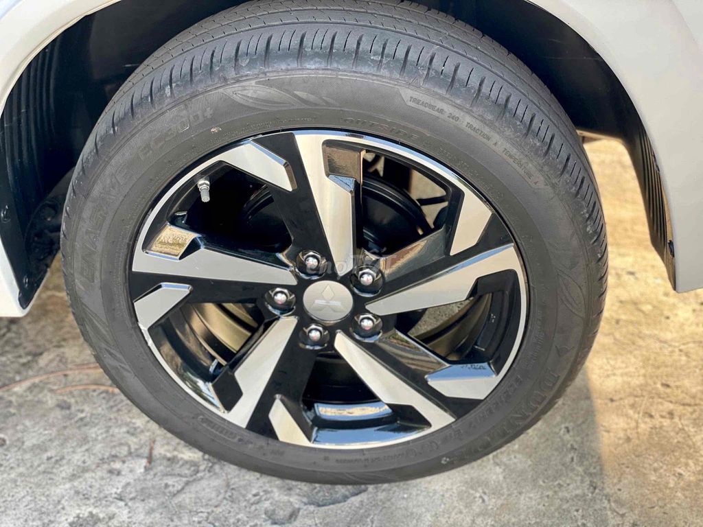 Mitsubishi Xpander 2024 Premium 1.5 AT • 17.000km. Mua bán Ô tô tại Quận Bình Tân Tp Hồ Chí Minh được đăng bởi Thanh Nhã Xe Lướt Sài Gòn hình 12