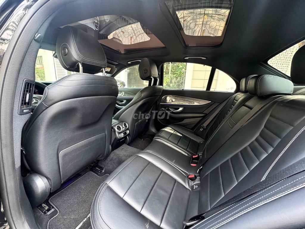 Mercedes Benz E Class 2018 E300 AMG 1 chủ. Mua bán Ô tô tại Quận 8 Tp Hồ Chí Minh được đăng bởi Khoa nguyễn hình 10