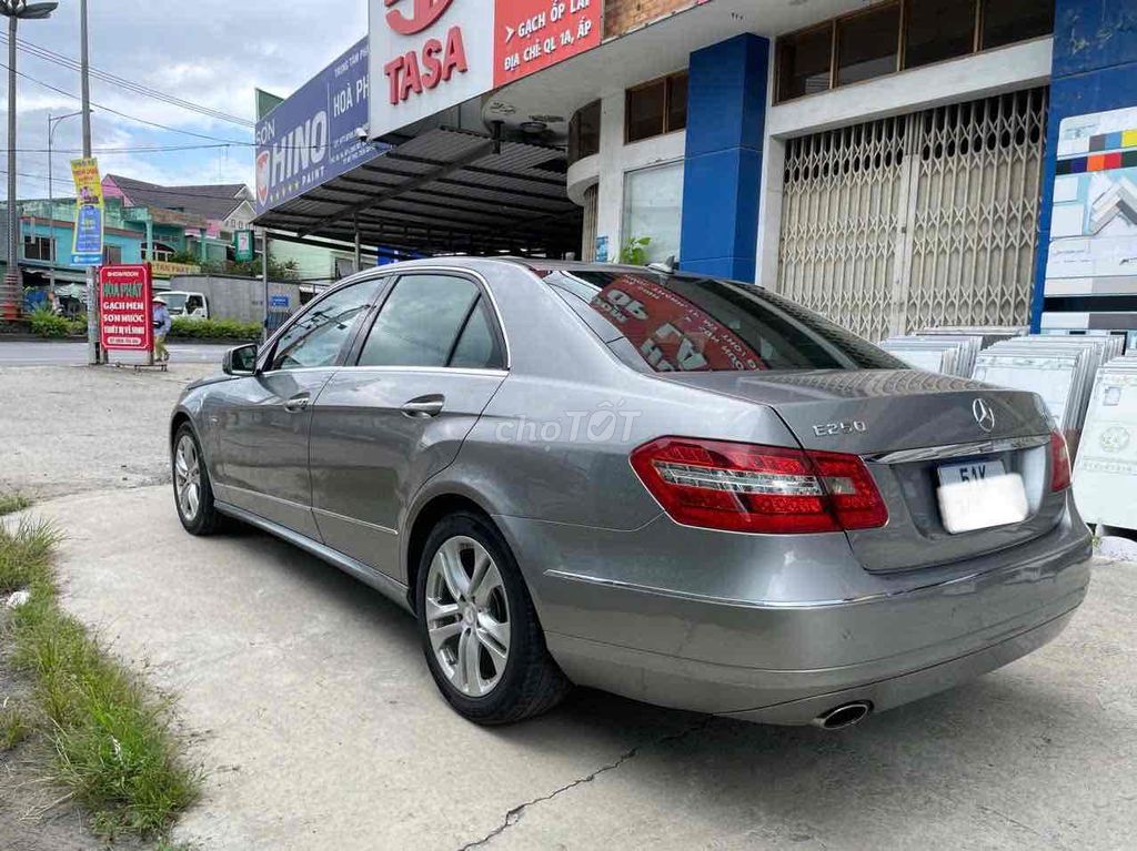 E250 1.8CGi rất mới, cuối 2009 form mới. Mua bán Ô tô tại Thành phố Mỹ Tho Tiền Giang được đăng bởi NGHĨA NHÂN chuyên xe đẹp hình 6