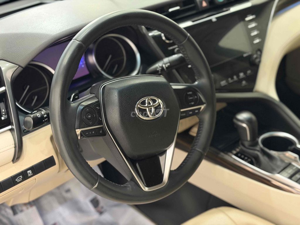 Toyota Camry 2021 2.5Q  32000 km full lịch sữ hãng. Mua bán Ô tô tại Quận 12 Tp Hồ Chí Minh được đăng bởi Tân hình 10