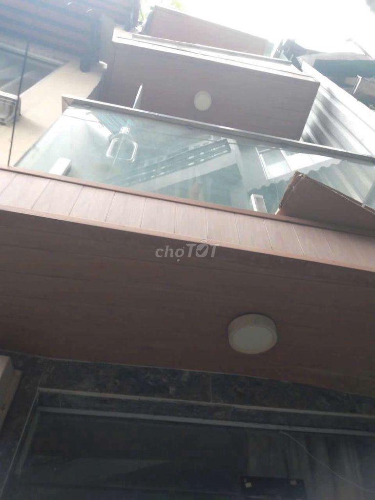 Cho thuê nhà nguyên căn.Đường Trần Quang Khải. P.Tân Định. Q1