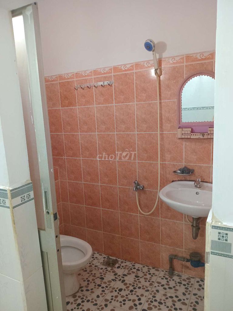 Комната с кафельной плиткой, своим туалетом, бесплатным вай-фаем и парковкой