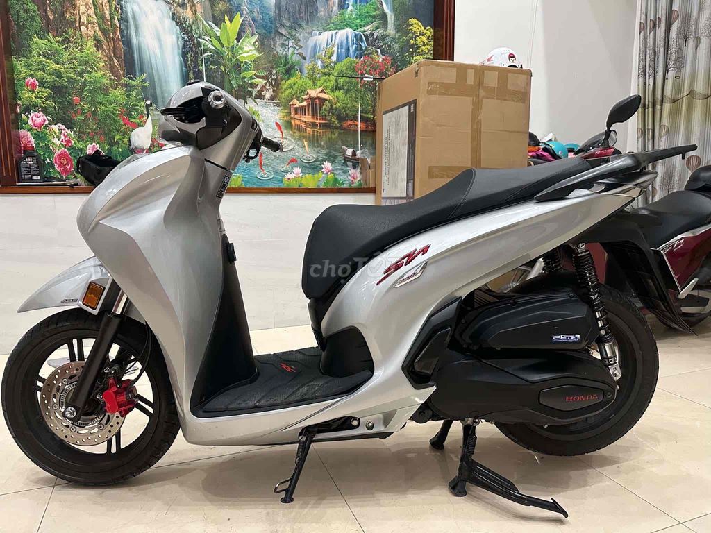 Поршер Хонда SH350i 2023 серый 10,400 км