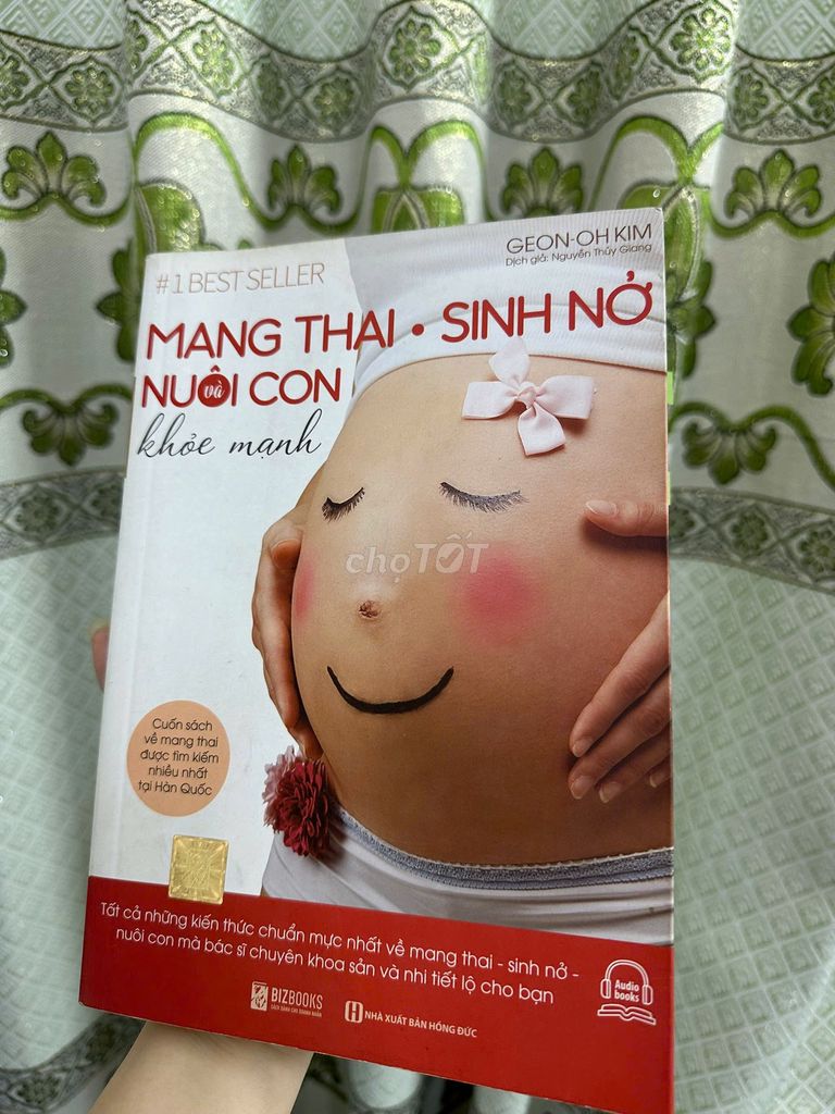 Sách Mang thai sinh nở nuôi con + Tặng váy bầu. Mua bán Sách tại Thành phố Dĩ An Bình Dương được đăng bởi Nguyễn Thị Ngọc hình 1