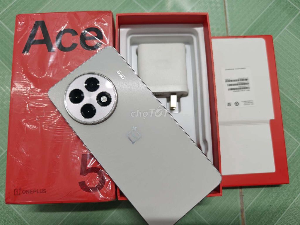 OnePlus Ace 5 12GB/256GB Bạc. Mua bán Điện thoại tại Thành phố Bến Tre Bến Tre được đăng bởi Lê Trường hình 1