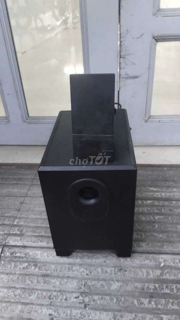 Loa vi tính Logitech X-240 như hình. Mua bán Tivi, Âm thanh tại Quận Tân Phú Tp Hồ Chí Minh được đăng bởi Quàng Oanh hình 1