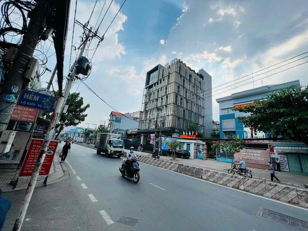 🏡🏡Chuyên bán Nhà Mặt tiền đường Nguyễn Thị Thập Quận 7. DT Đa dạng 4.2