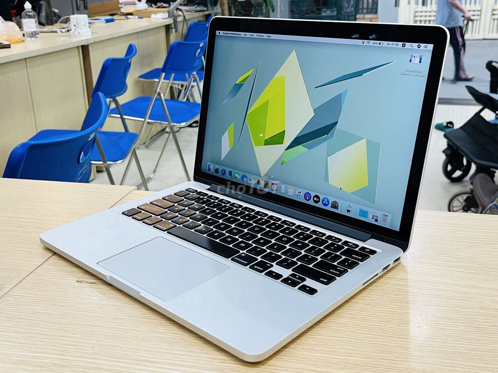 Macbook pro 2015 13 inch Core i5 Ram 8G SSD 128Gb