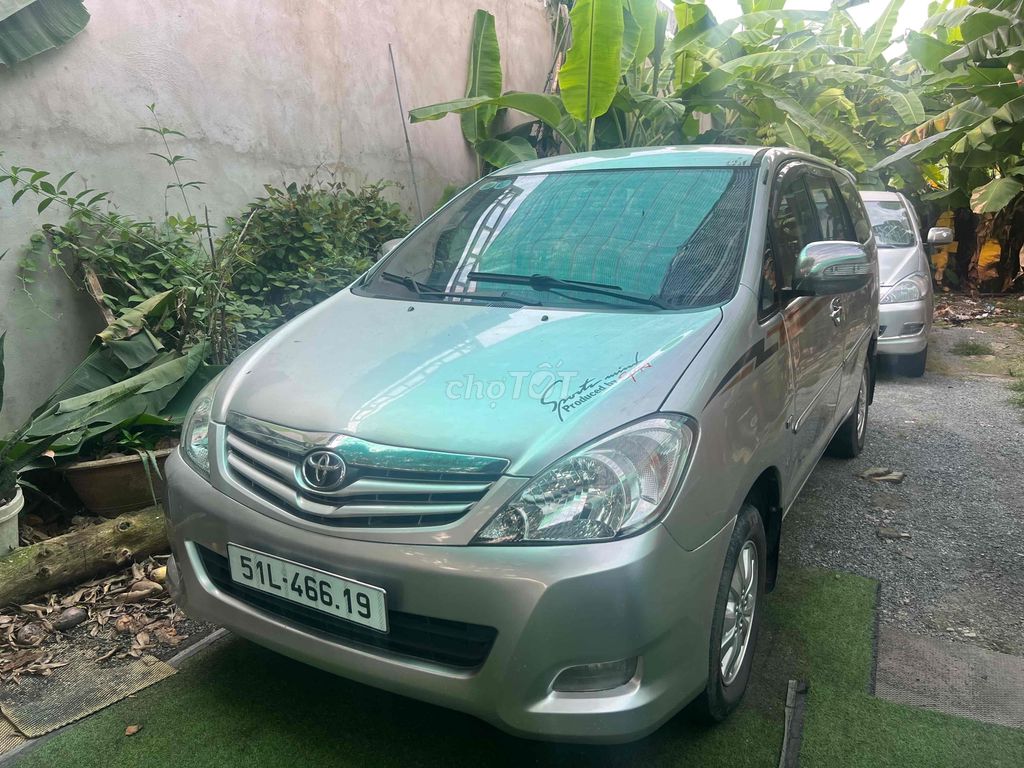 Toyota Innova 2009 G - 128000 km