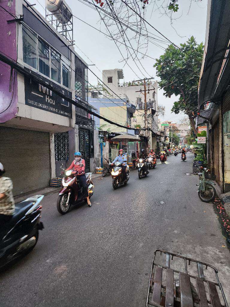 NHÀ ĐẸP P9, TÂN BÌNH,XE HƠI VÔ NHÀ,DT:69M2,3TẦNG,(4,6X15M)),NHỈNH 11TỶ