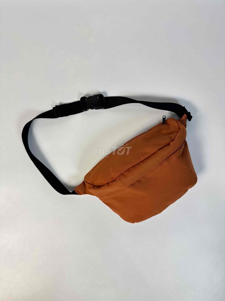 Túi đeo chéo Uniqlo chính hãng. Mua bán Túi xách tại Quận Thanh Khê Đà Nẵng được đăng bởi Vincent2hand Đà Nẵng hình 1