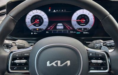 KIA Carnival 2023 màu trắng ngọc, 46.000 KM. Mua bán Ô tô tại Thành phố Thủ Đức Tp Hồ Chí Minh được đăng bởi Quốc Chinh  Xe lướt