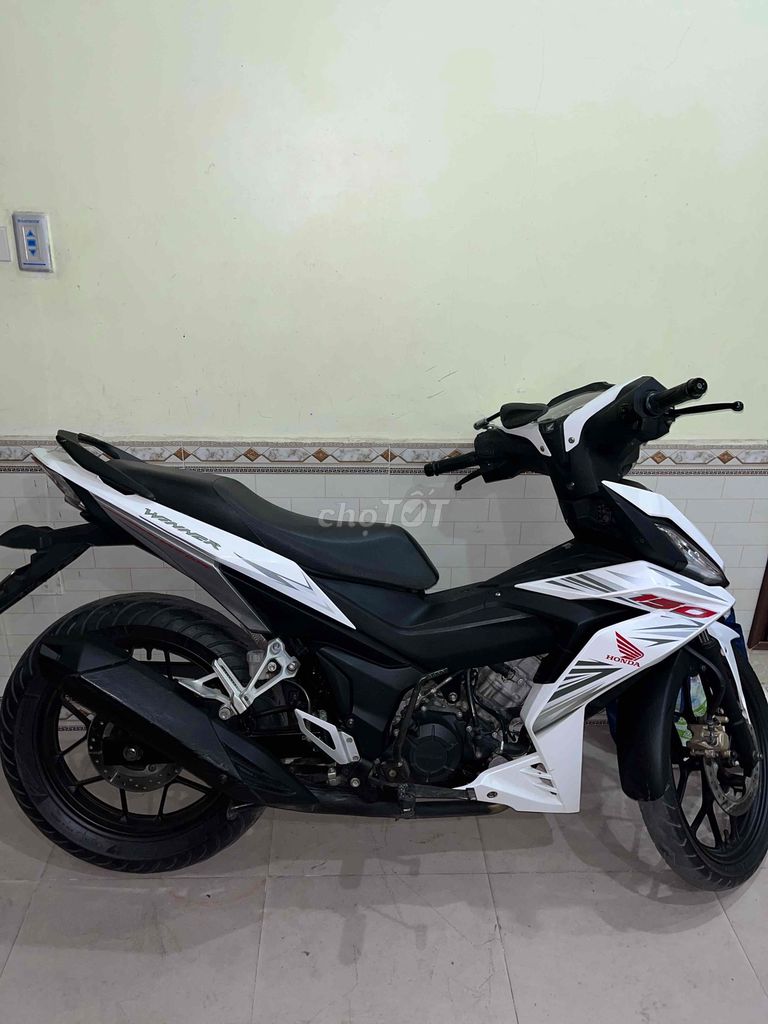 Honda Winner X Trắng đen Côn tay Thể thao. Mua bán Xe máy tại Quận Ngô Quyền Hải Phòng được đăng bởi Tùng hình 1