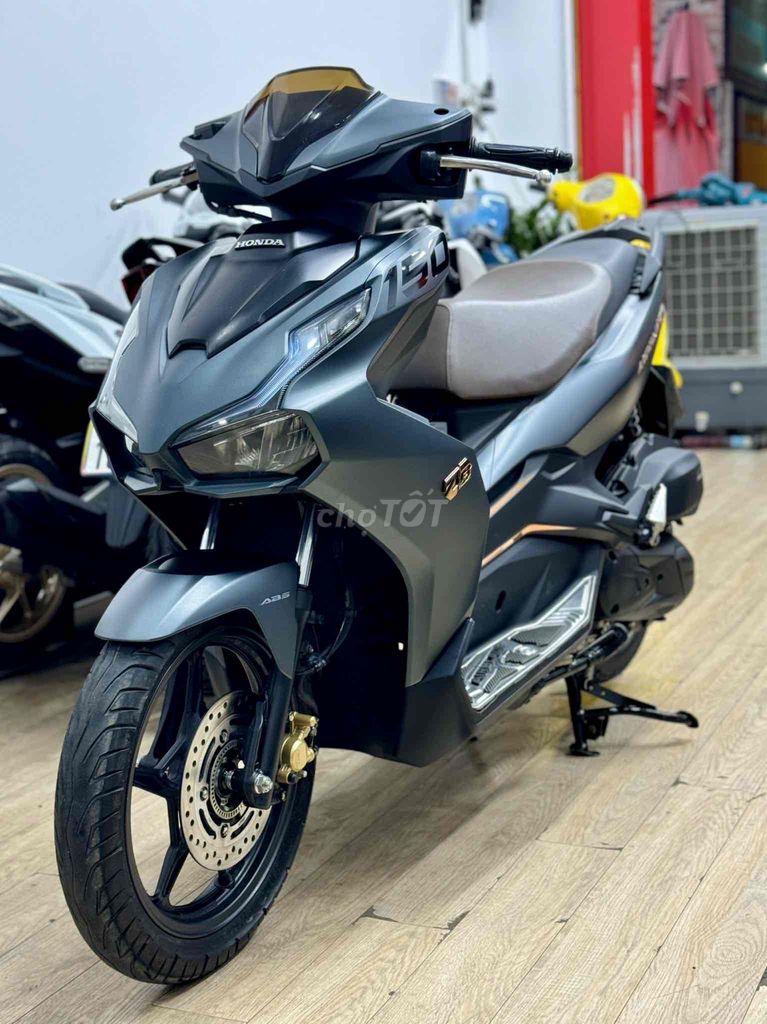 e cần bán xe honda airblade 150 ABS đời 2020