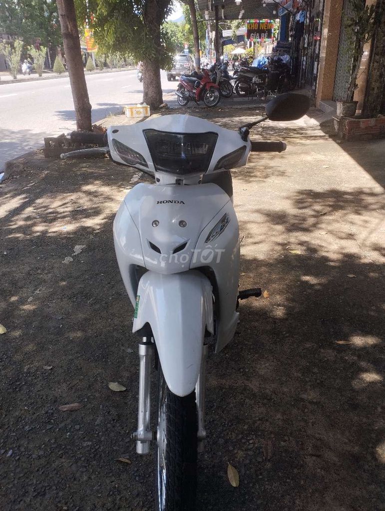 Honda Wave 50cc белый полуавтомат